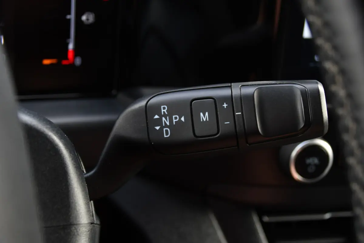 320 2.0 TDCI L2H1 PB Edition Limited Adaptieve Cruise, Camera, Carplay, LED, 170pk, Automaat, Stoelverwarming, Trekhaak, Virtual, Multimedia, Uniek!