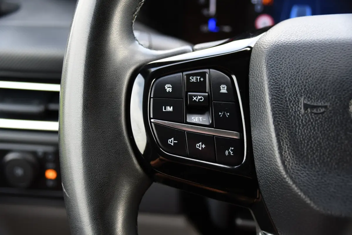 320 2.0 TDCI L2H1 PB Edition Limited Adaptieve Cruise, Camera, Carplay, LED, 170pk, Automaat, Stoelverwarming, Trekhaak, Virtual, Multimedia, Uniek!