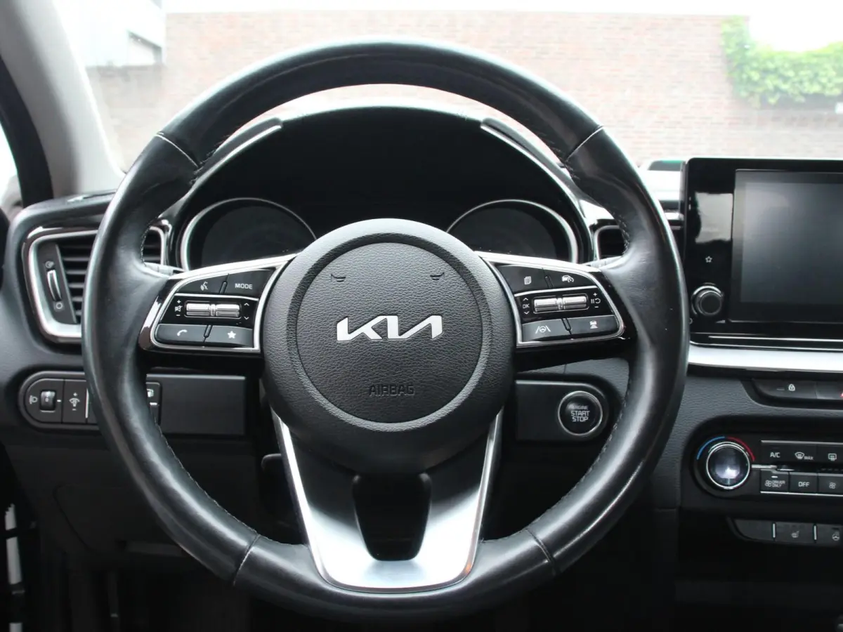 1.6 GDI PHEV DynamicLine Climate control Achteruitrijd camera Cruise control Parkeersensoren LED Lane assist Apple Carplay/ Android auto