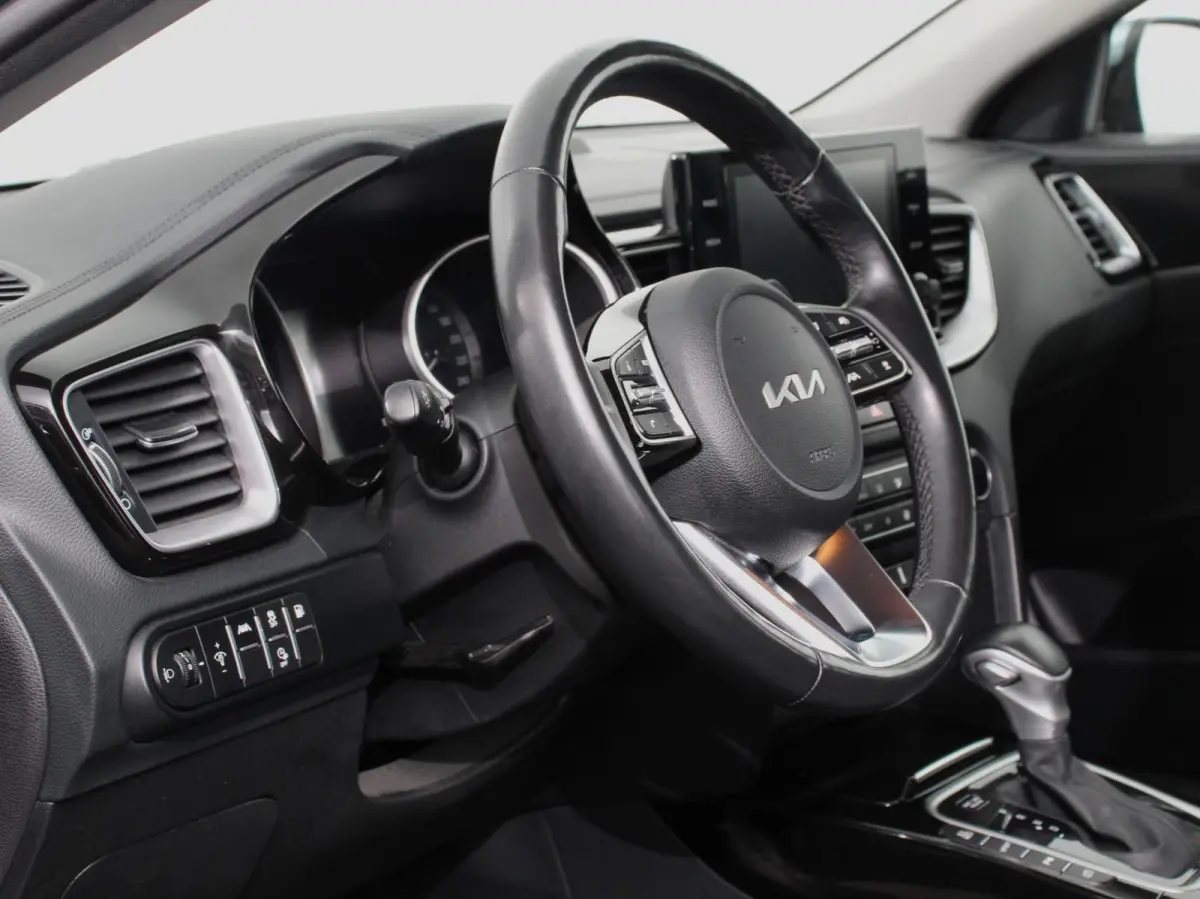 1.6 GDI PHEV DynamicLine Climate control Achteruitrijd camera Cruise control Parkeersensoren LED Lane assist Apple Carplay/ Android auto
