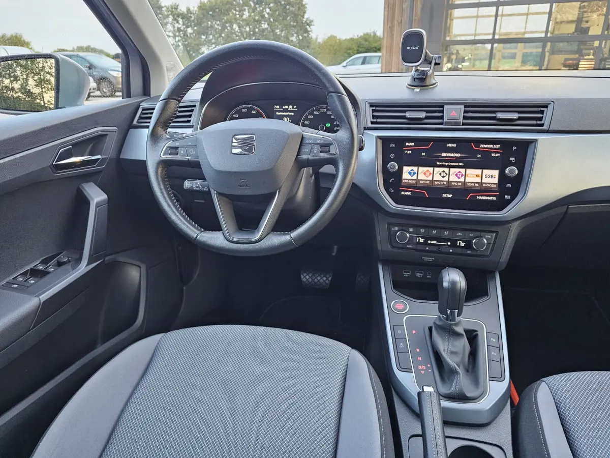 1.0 TSI Style Business Intense | Automaat | LED | Camera | ACC | Full Link | Park Assist | Twotone | Climatronic | Navi |