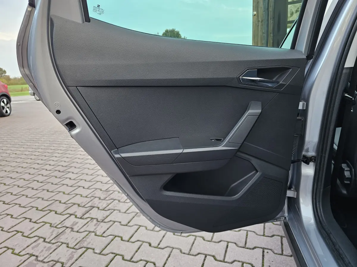 1.0 TSI Style Business Intense | Automaat | LED | Camera | ACC | Full Link | Park Assist | Twotone | Climatronic | Navi |