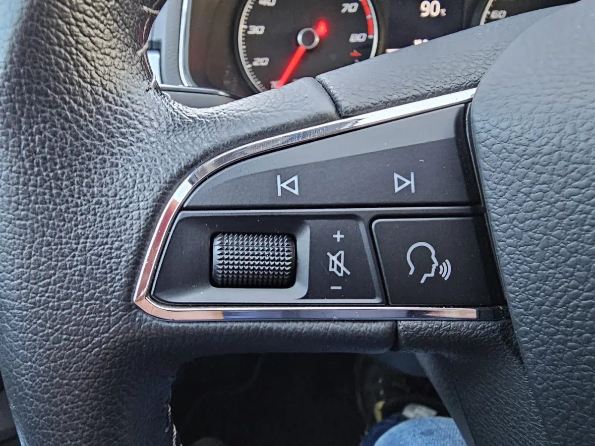 1.0 TSI Style Business Intense | Automaat | LED | Camera | ACC | Full Link | Park Assist | Twotone | Climatronic | Navi |