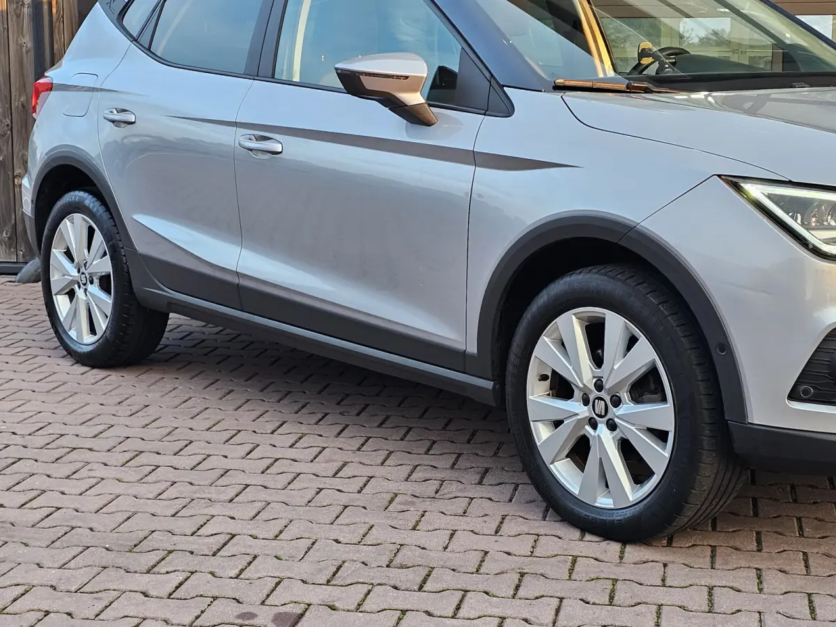 1.0 TSI Style Business Intense | Automaat | LED | Camera | ACC | Full Link | Park Assist | Twotone | Climatronic | Navi |
