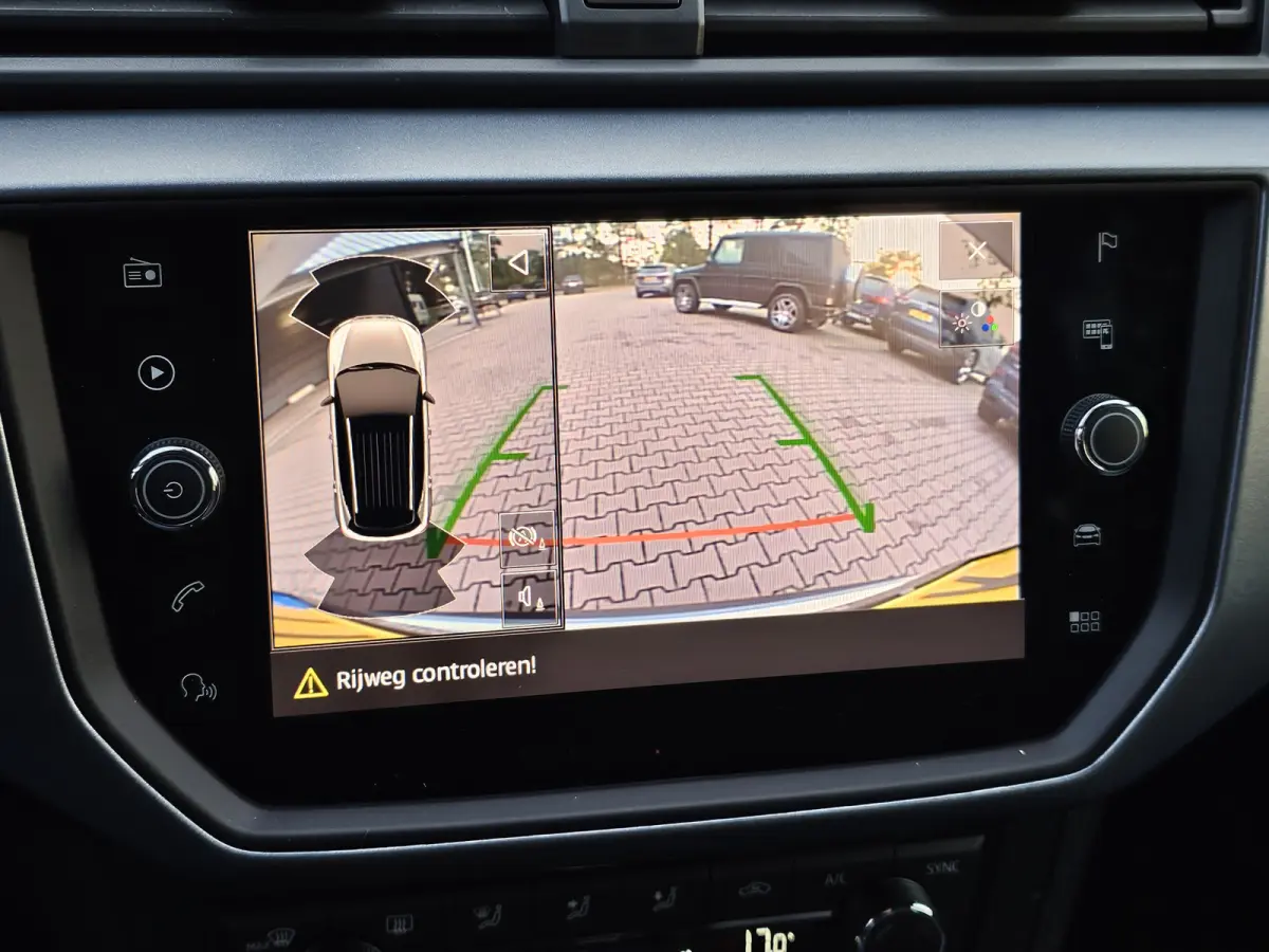 1.0 TSI Style Business Intense | Automaat | LED | Camera | ACC | Full Link | Park Assist | Twotone | Climatronic | Navi |