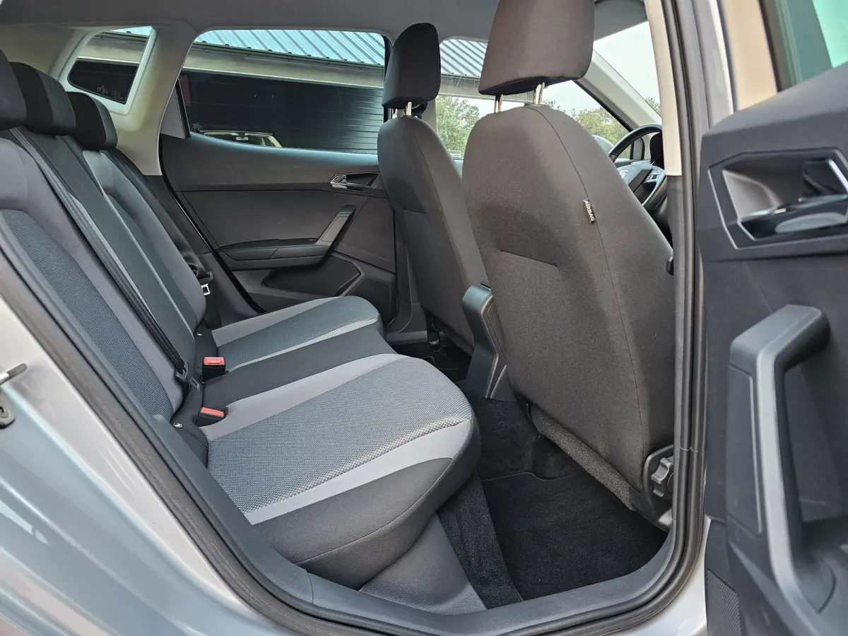 1.0 TSI Style Business Intense | Automaat | LED | Camera | ACC | Full Link | Park Assist | Twotone | Climatronic | Navi |