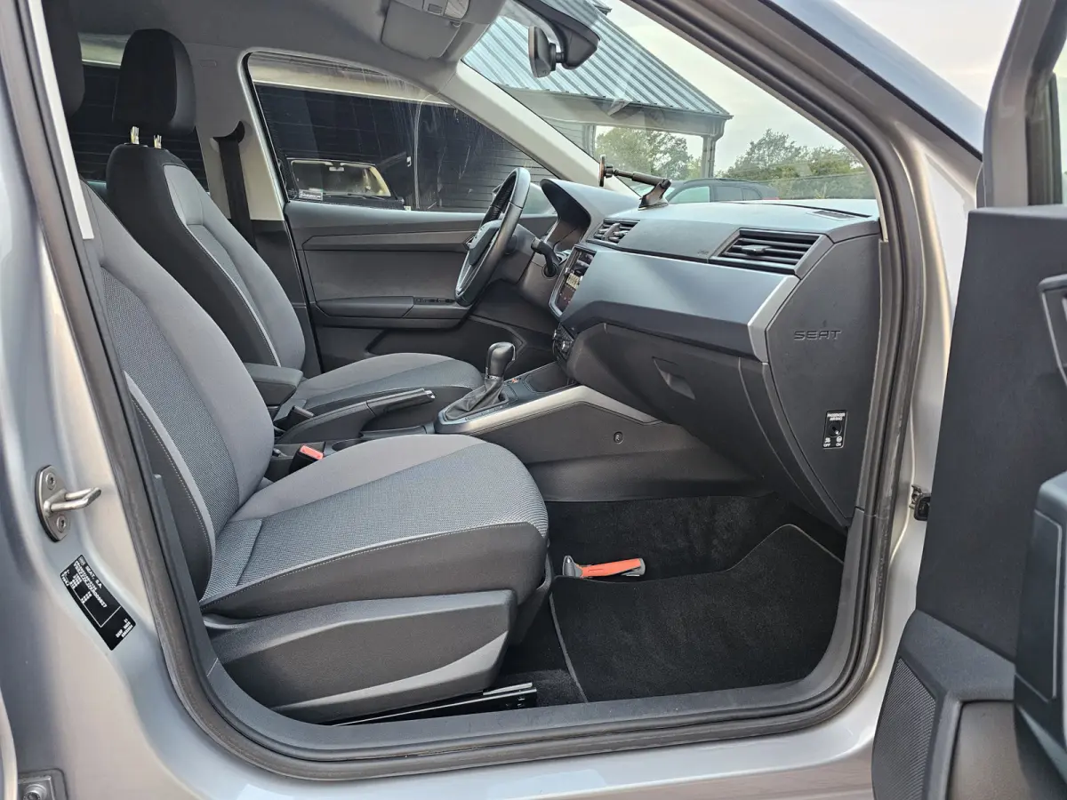 1.0 TSI Style Business Intense | Automaat | LED | Camera | ACC | Full Link | Park Assist | Twotone | Climatronic | Navi |