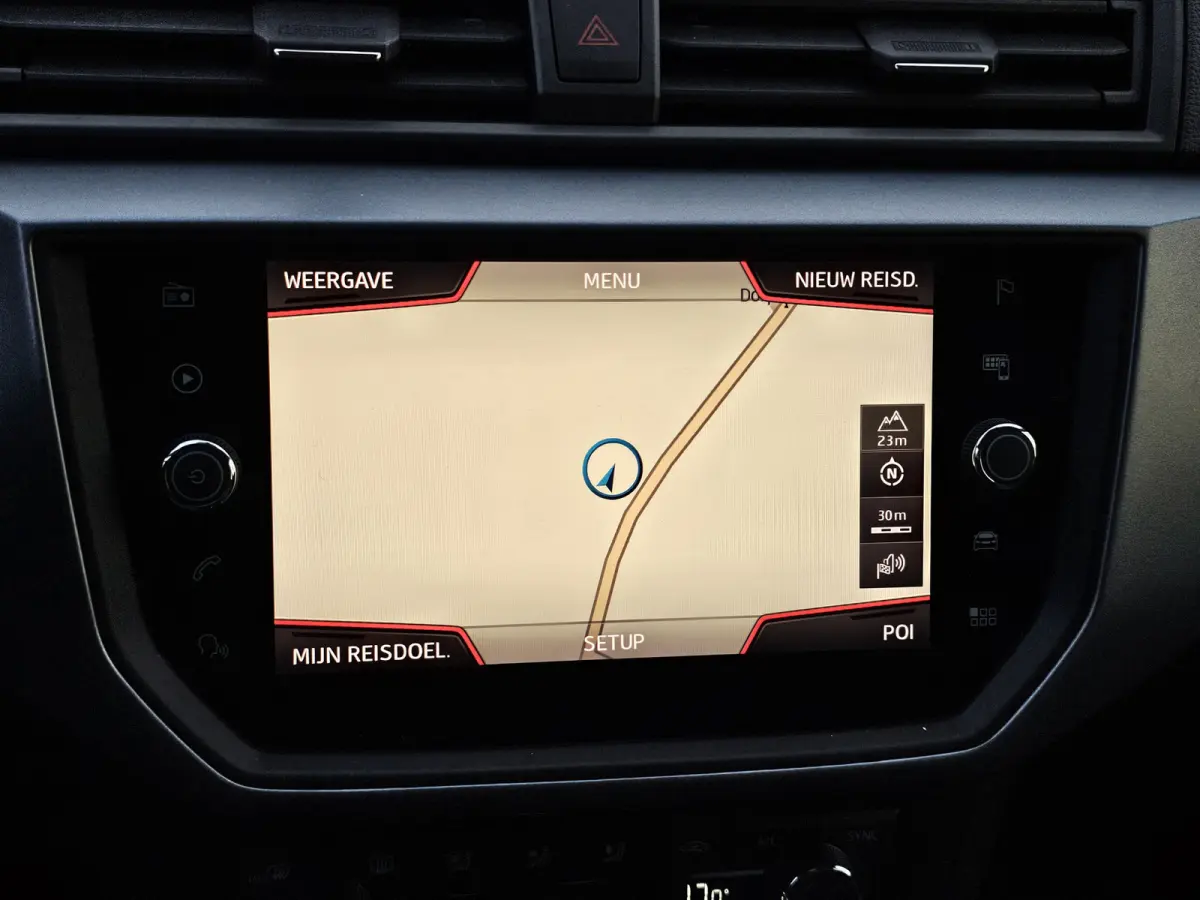 1.0 TSI Style Business Intense | Automaat | LED | Camera | ACC | Full Link | Park Assist | Twotone | Climatronic | Navi |