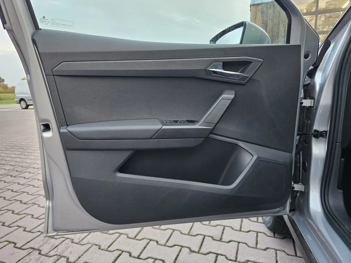 1.0 TSI Style Business Intense | Automaat | LED | Camera | ACC | Full Link | Park Assist | Twotone | Climatronic | Navi |