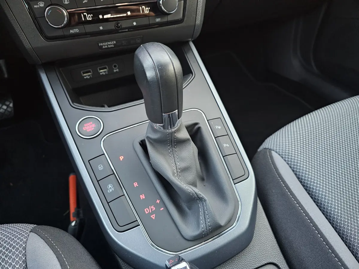 1.0 TSI Style Business Intense | Automaat | LED | Camera | ACC | Full Link | Park Assist | Twotone | Climatronic | Navi |
