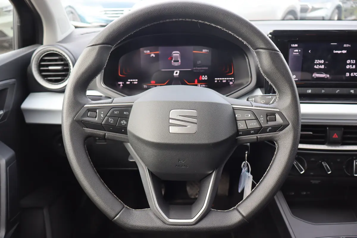 Style 95PK | Automatisch dimmende binnenspiegel | Cruise Control | Draadloze Apple CarPlay™, Android Auto™
