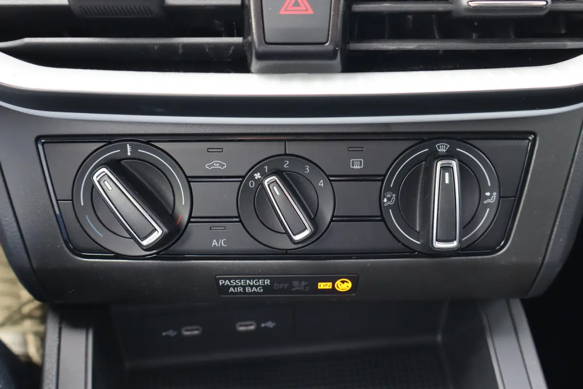 Style 95PK | Automatisch dimmende binnenspiegel | Cruise Control | Draadloze Apple CarPlay™, Android Auto™