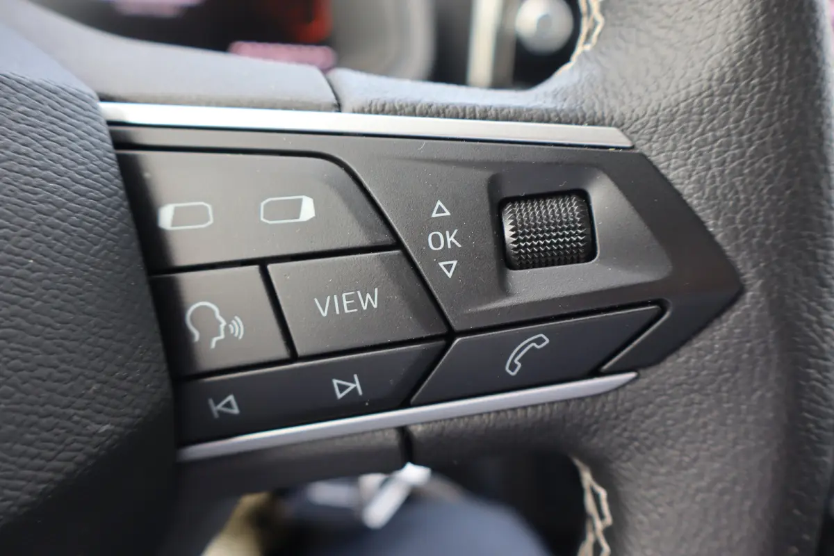 Style 95PK | Automatisch dimmende binnenspiegel | Cruise Control | Draadloze Apple CarPlay™, Android Auto™