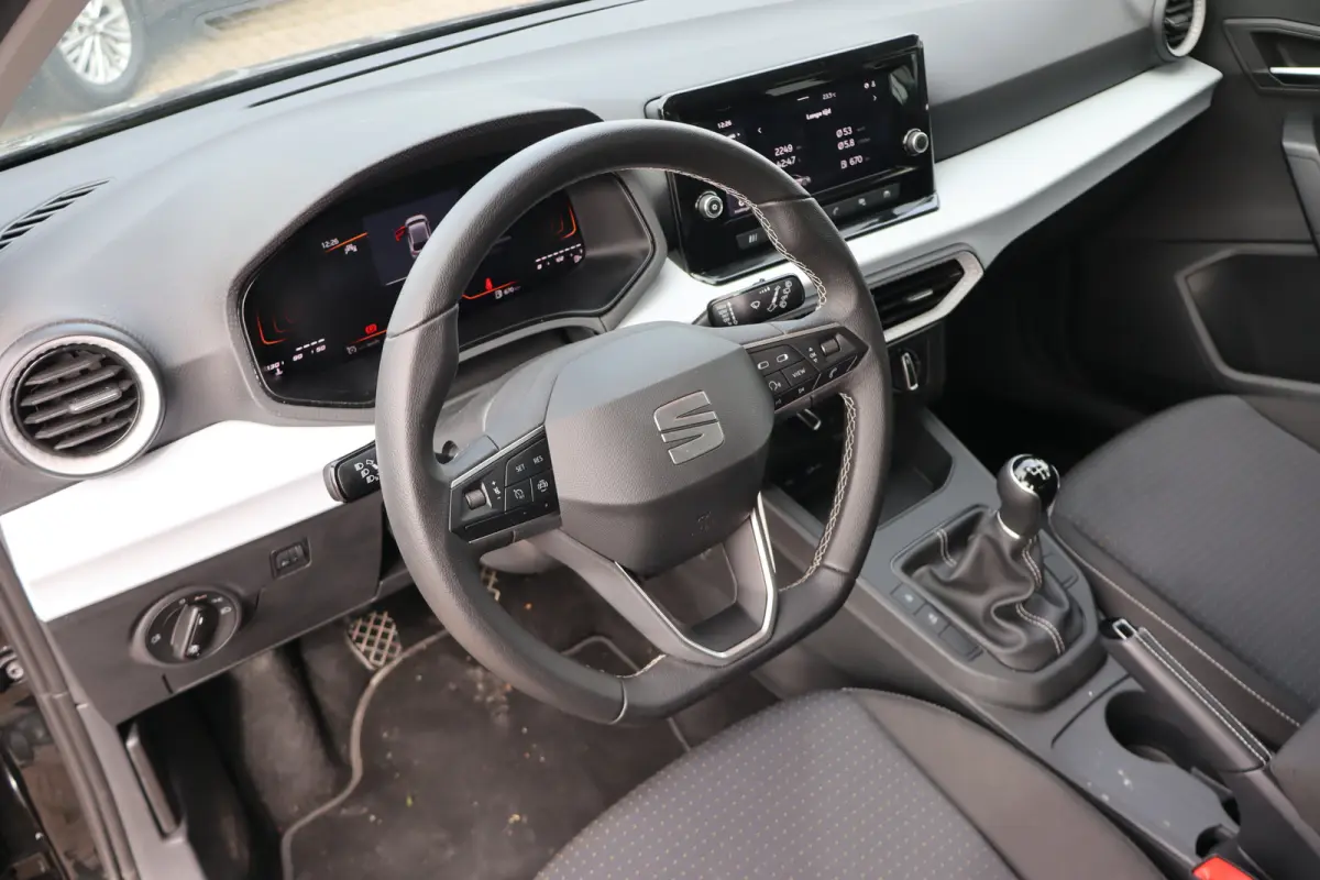 Style 95PK | Automatisch dimmende binnenspiegel | Cruise Control | Draadloze Apple CarPlay™, Android Auto™