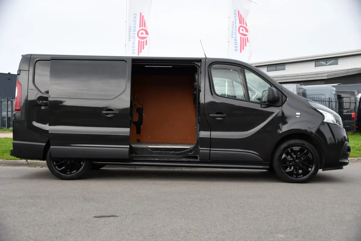 1.6 dCi T29 L2H1 Luxe Black Edition Camera, Cruise, Multimedia, 125pk, Trekhaak, Airco, Uniek!