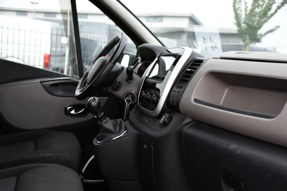 1.6 dCi T29 L2H1 Luxe Black Edition Camera, Cruise, Multimedia, 125pk, Trekhaak, Airco, Uniek!