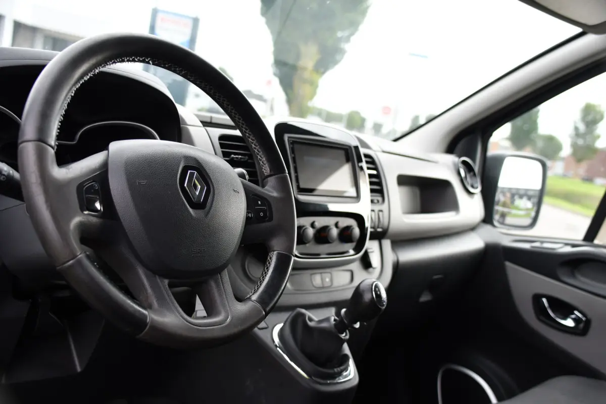 1.6 dCi T29 L2H1 Luxe Black Edition Camera, Cruise, Multimedia, 125pk, Trekhaak, Airco, Uniek!