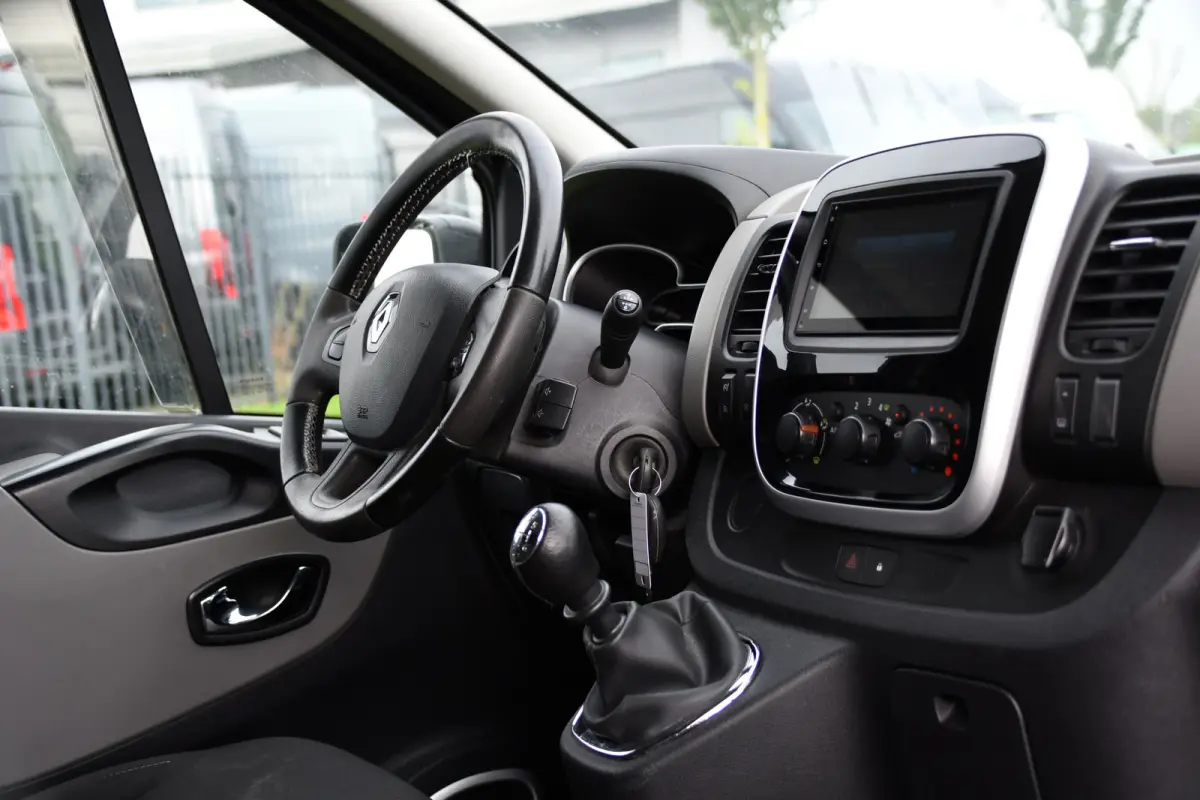 1.6 dCi T29 L2H1 Luxe Black Edition Camera, Cruise, Multimedia, 125pk, Trekhaak, Airco, Uniek!