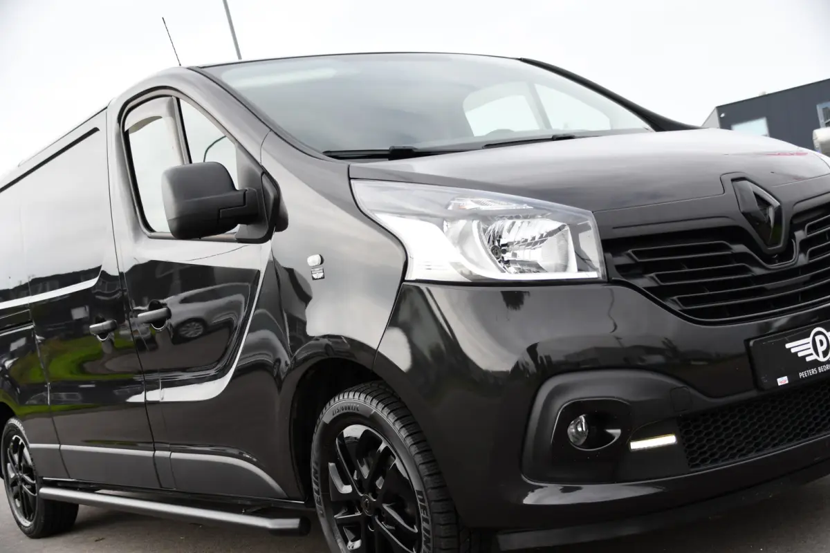 1.6 dCi T29 L2H1 Luxe Black Edition Camera, Cruise, Multimedia, 125pk, Trekhaak, Airco, Uniek!