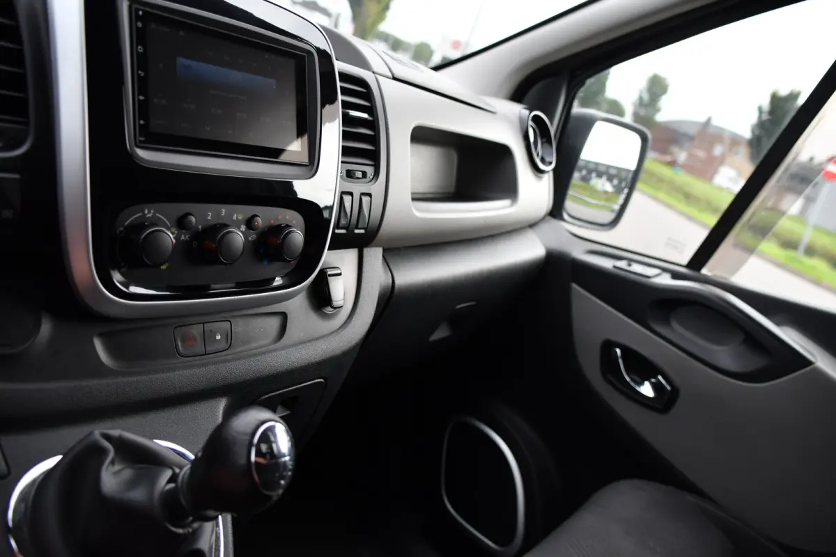 1.6 dCi T29 L2H1 Luxe Black Edition Camera, Cruise, Multimedia, 125pk, Trekhaak, Airco, Uniek!