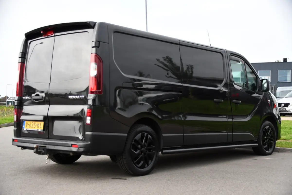 1.6 dCi T29 L2H1 Luxe Black Edition Camera, Cruise, Multimedia, 125pk, Trekhaak, Airco, Uniek!