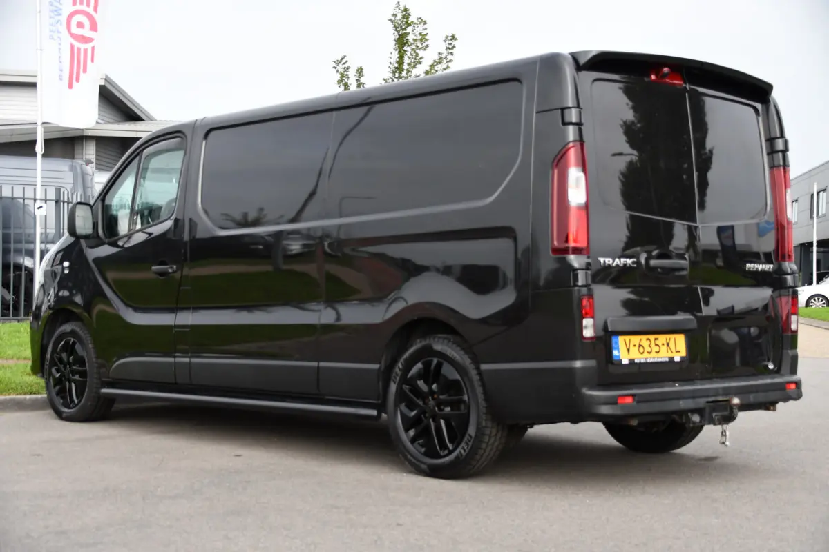 1.6 dCi T29 L2H1 Luxe Black Edition Camera, Cruise, Multimedia, 125pk, Trekhaak, Airco, Uniek!