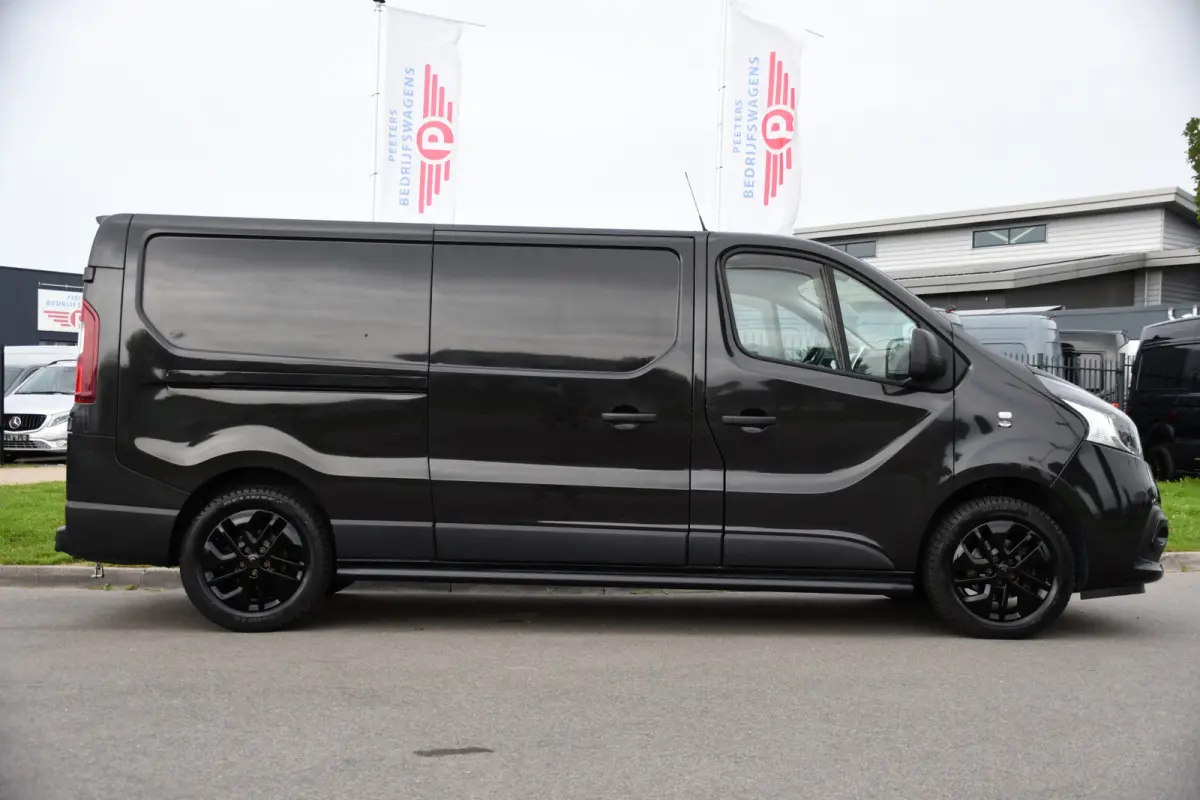 1.6 dCi T29 L2H1 Luxe Black Edition Camera, Cruise, Multimedia, 125pk, Trekhaak, Airco, Uniek!