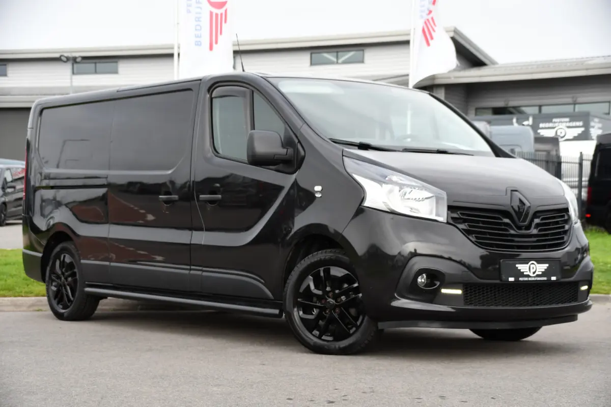 1.6 dCi T29 L2H1 Luxe Black Edition Camera, Cruise, Multimedia, 125pk, Trekhaak, Airco, Uniek!