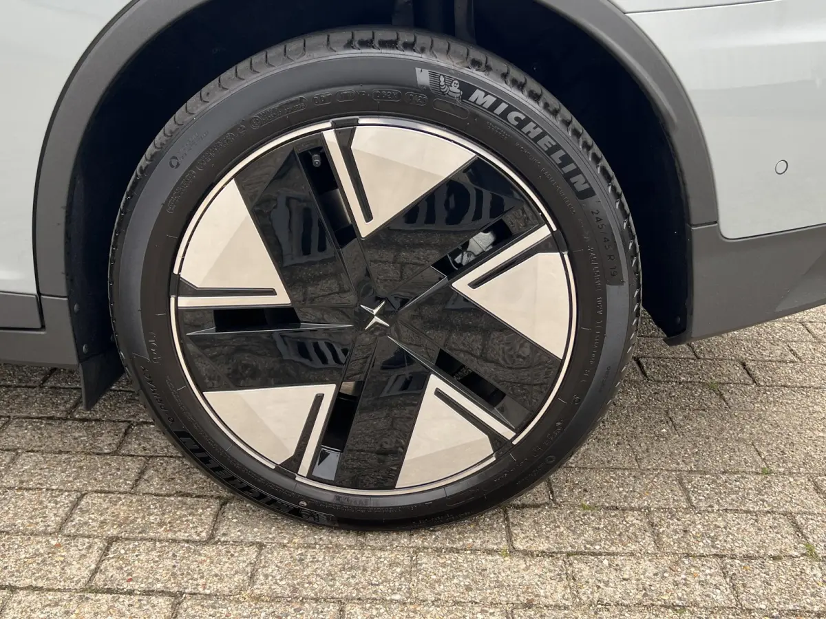 Long Range Single Motor Prime 82 kWh Panoramadak / comfortstoelen/ apple carplay / google