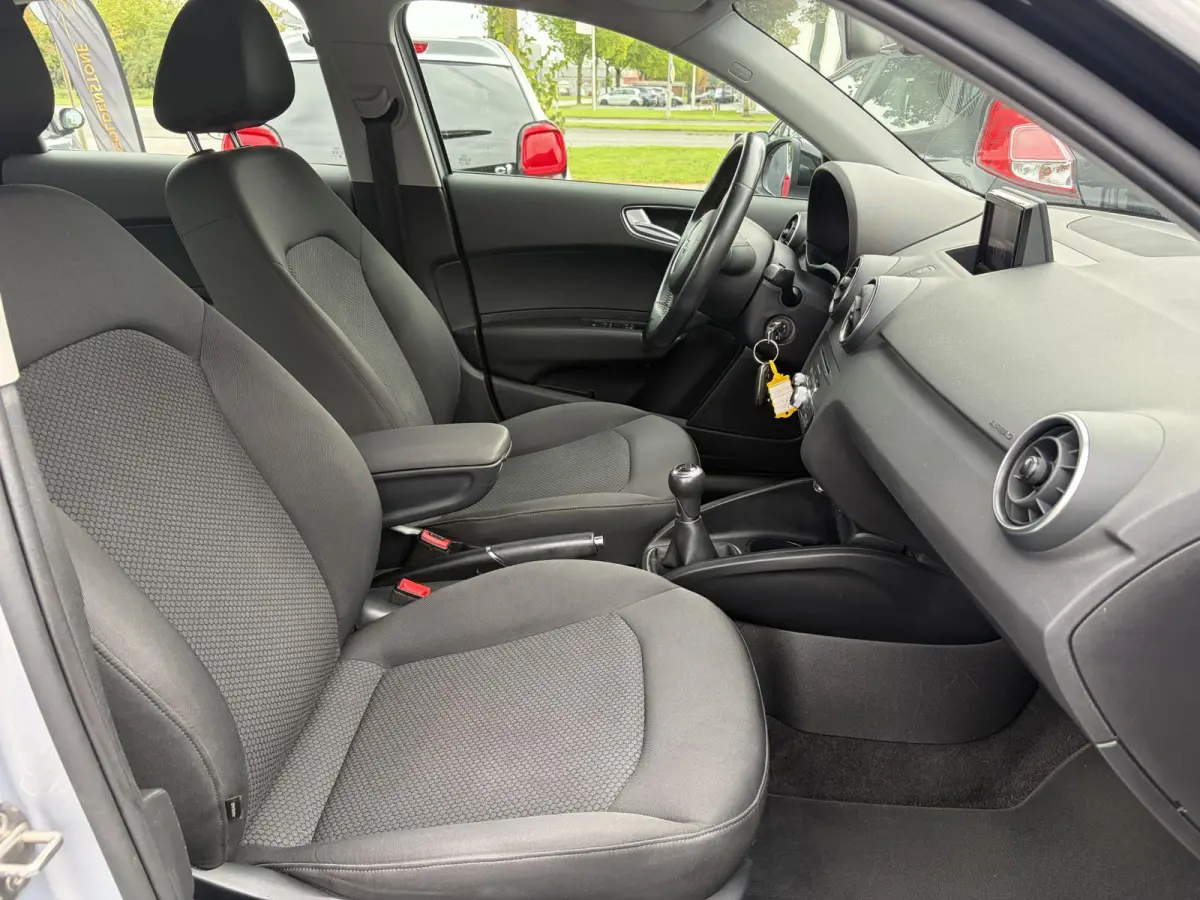 1.0 TFSI Advance ✓1e Eigenaar✓Net beurt gehad✓Navi✓Keyless✓Clima✓Cruise✓17'' Lm velgen✓5 Deurs✓95pk✓Pdc✓N.A.P✓Apk tot 01-2027