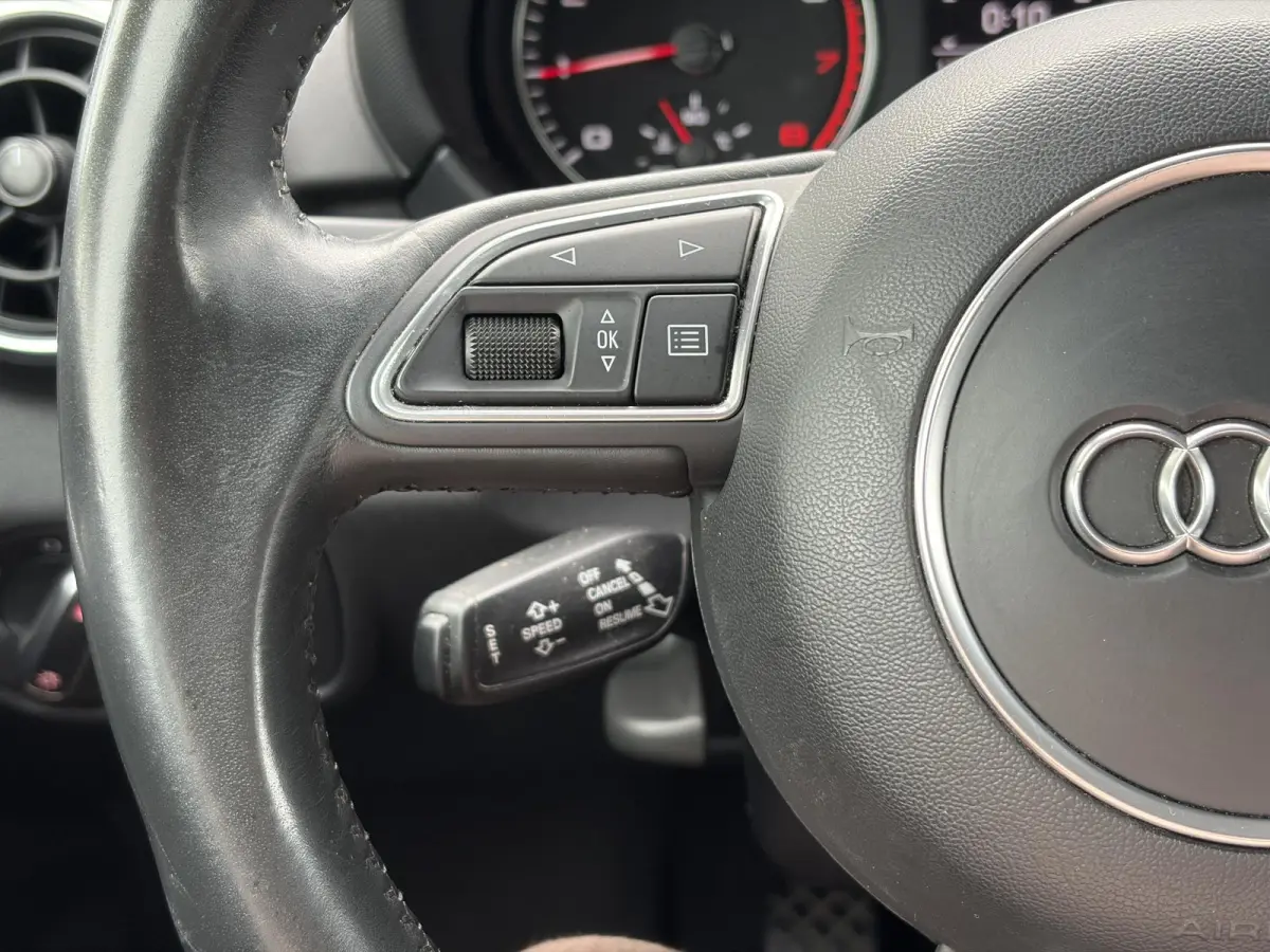 1.0 TFSI Advance ✓1e Eigenaar✓Net beurt gehad✓Navi✓Keyless✓Clima✓Cruise✓17'' Lm velgen✓5 Deurs✓95pk✓Pdc✓N.A.P✓Apk tot 01-2027