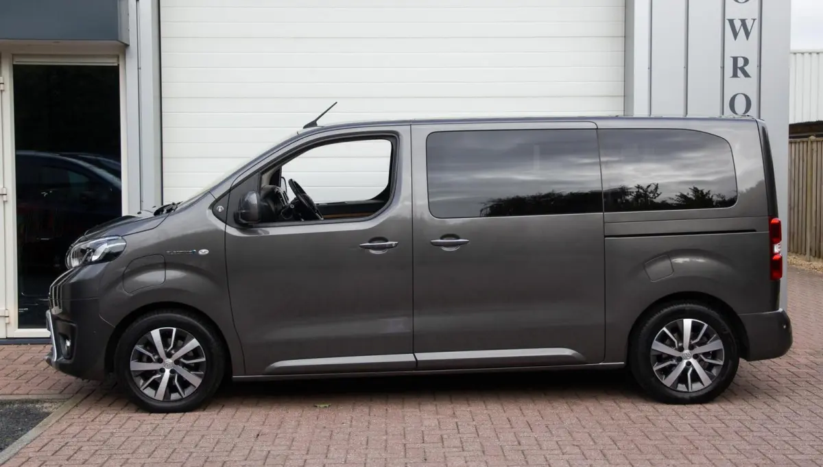 Shuttle Extra Range 75 kWh 8-Persoons