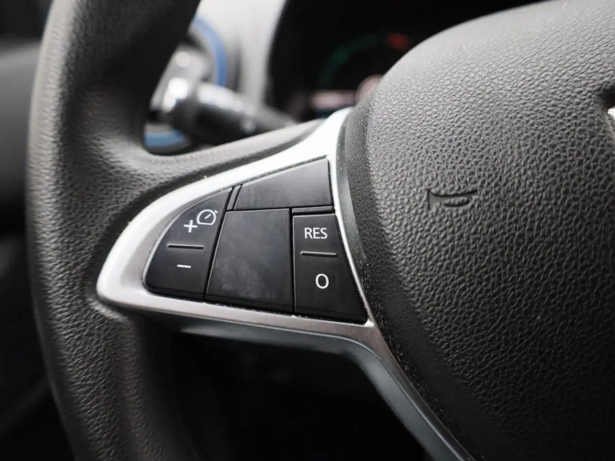 Comfort 27 kWh | BTW AUTO | AIRCO | PARKEERSENSOREN | DAKRAILS