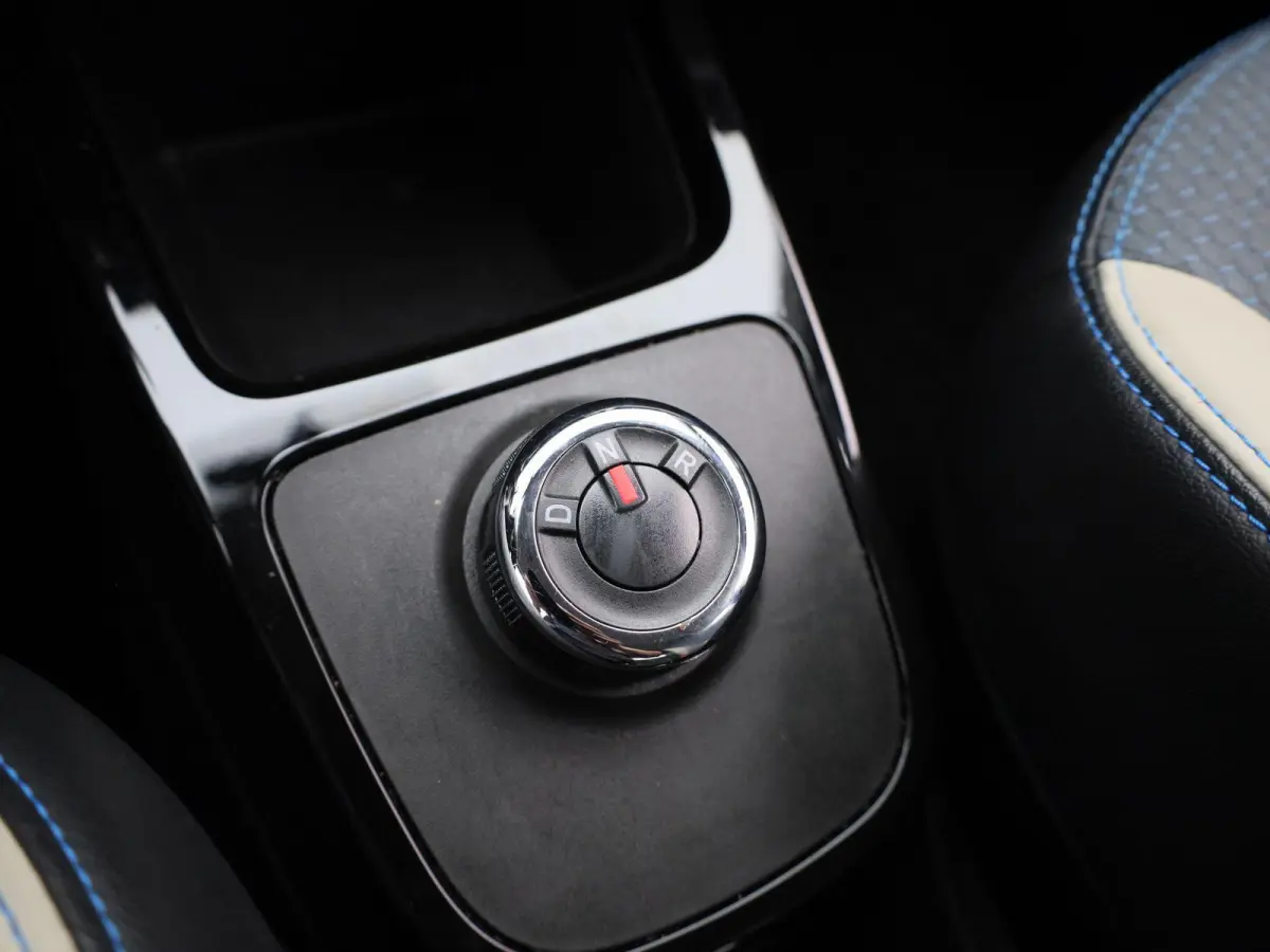 Comfort 27 kWh | BTW AUTO | AIRCO | PARKEERSENSOREN | DAKRAILS