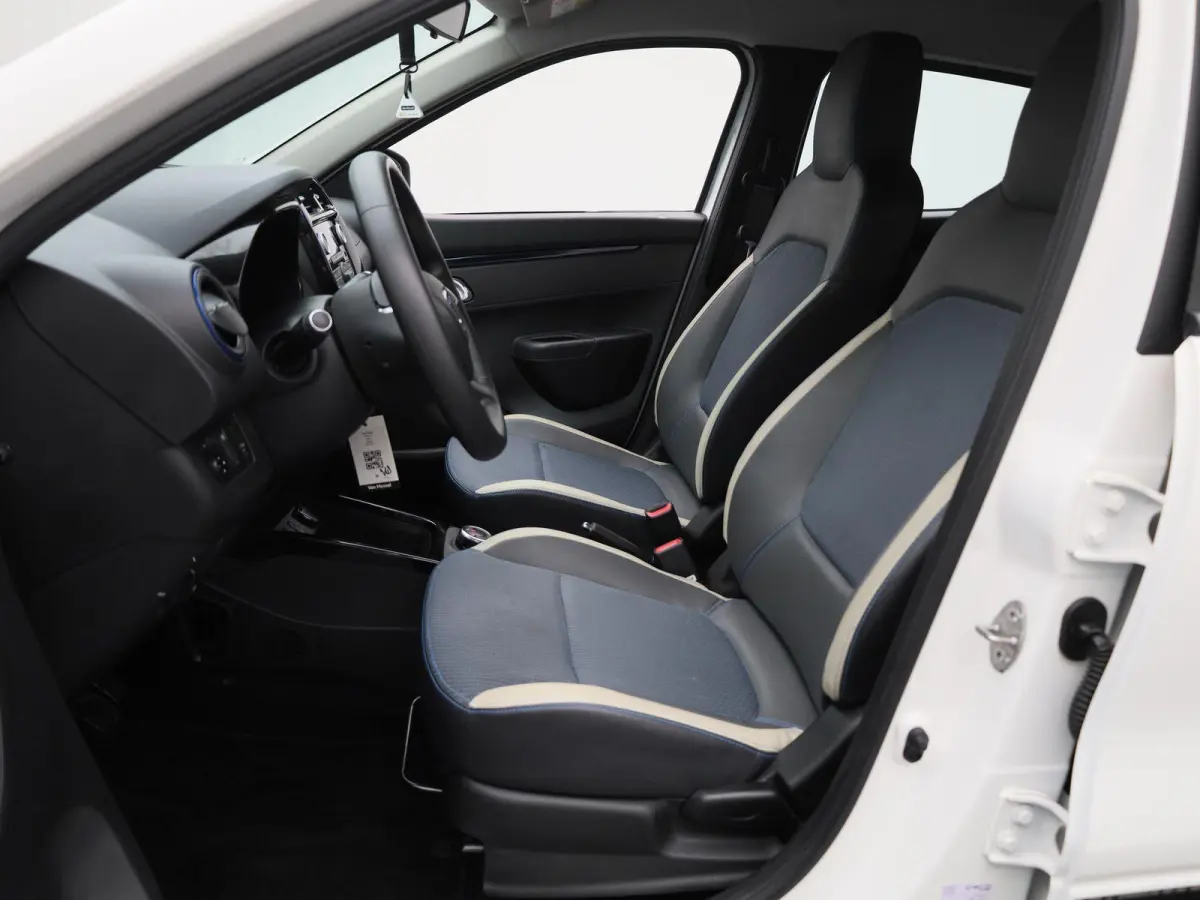 Comfort 27 kWh | BTW AUTO | AIRCO | PARKEERSENSOREN | DAKRAILS