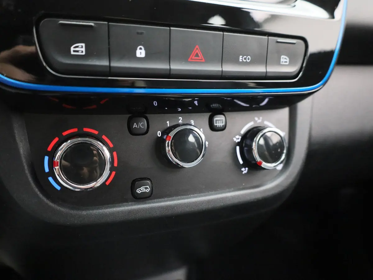 Comfort 27 kWh | BTW AUTO | AIRCO | PARKEERSENSOREN | DAKRAILS