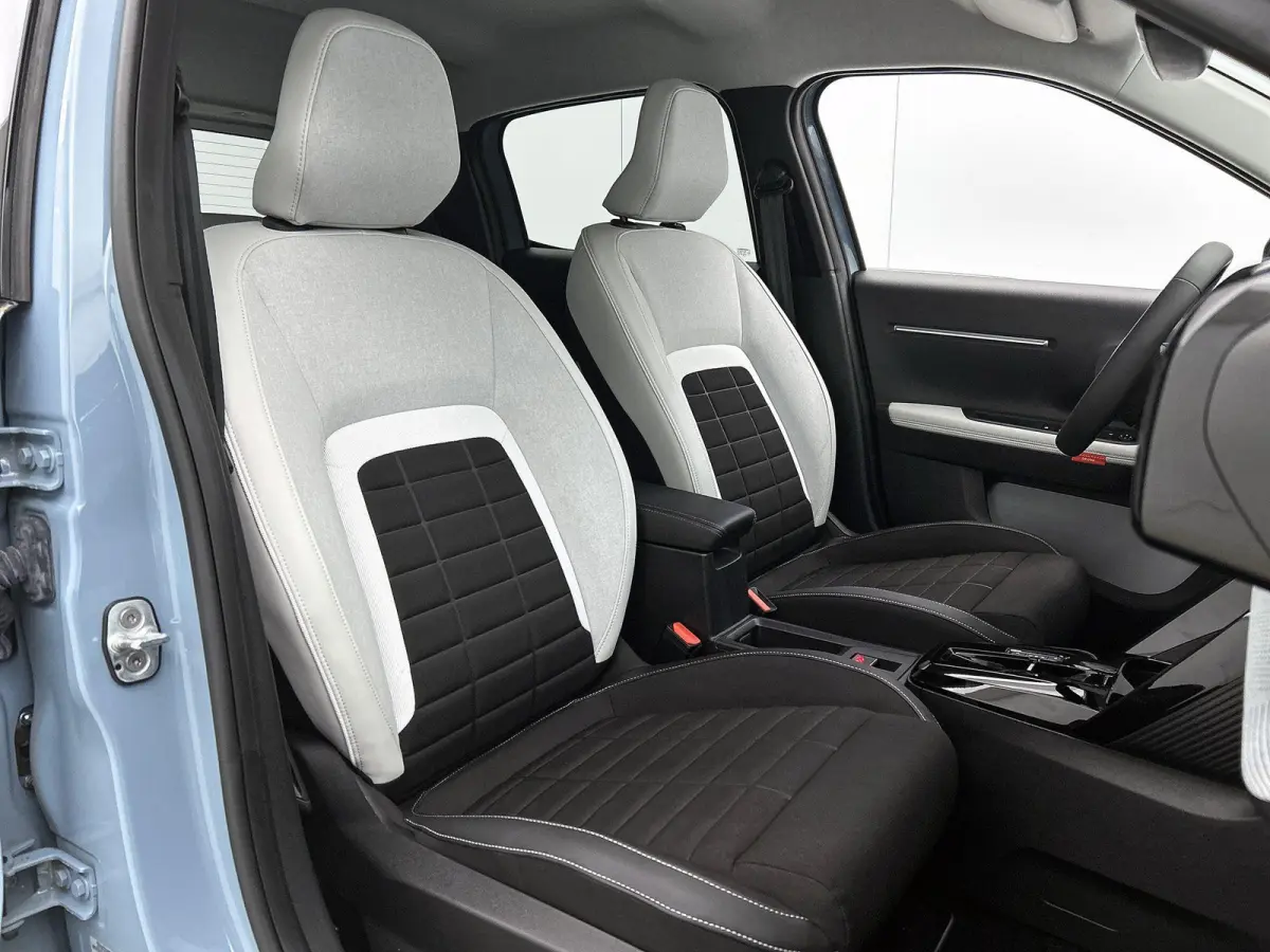 Max Comfort Range 44 kWh 113pk | Accu 96% | 3-fase laden | Lage kilometerstand | Navigatie | Achteruitrijcamera | Climate Control | Cruise Control | Parkeersensoren | Bluetooth | Draadloze A