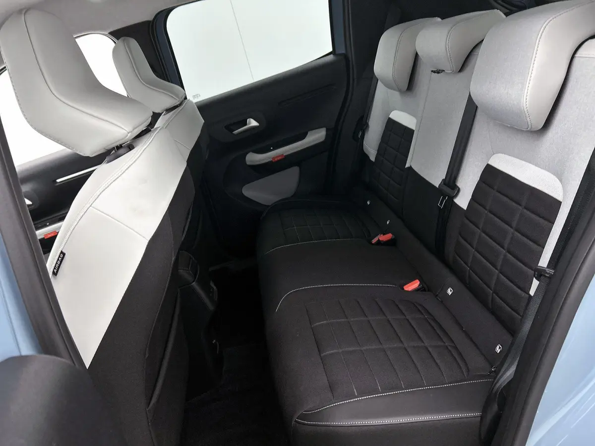 Max Comfort Range 44 kWh 113pk | Accu 96% | 3-fase laden | Lage kilometerstand | Navigatie | Achteruitrijcamera | Climate Control | Cruise Control | Parkeersensoren | Bluetooth | Draadloze A