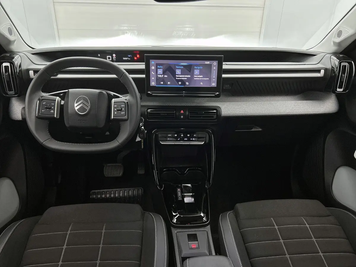 Max Comfort Range 44 kWh 113pk | Accu 96% | 3-fase laden | Lage kilometerstand | Navigatie | Achteruitrijcamera | Climate Control | Cruise Control | Parkeersensoren | Bluetooth | Draadloze A