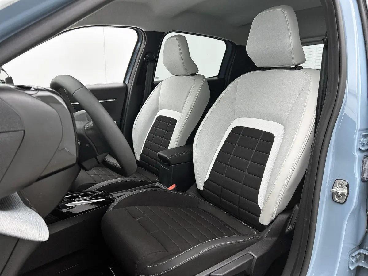 Max Comfort Range 44 kWh 113pk | Accu 96% | 3-fase laden | Lage kilometerstand | Navigatie | Achteruitrijcamera | Climate Control | Cruise Control | Parkeersensoren | Bluetooth | Draadloze A