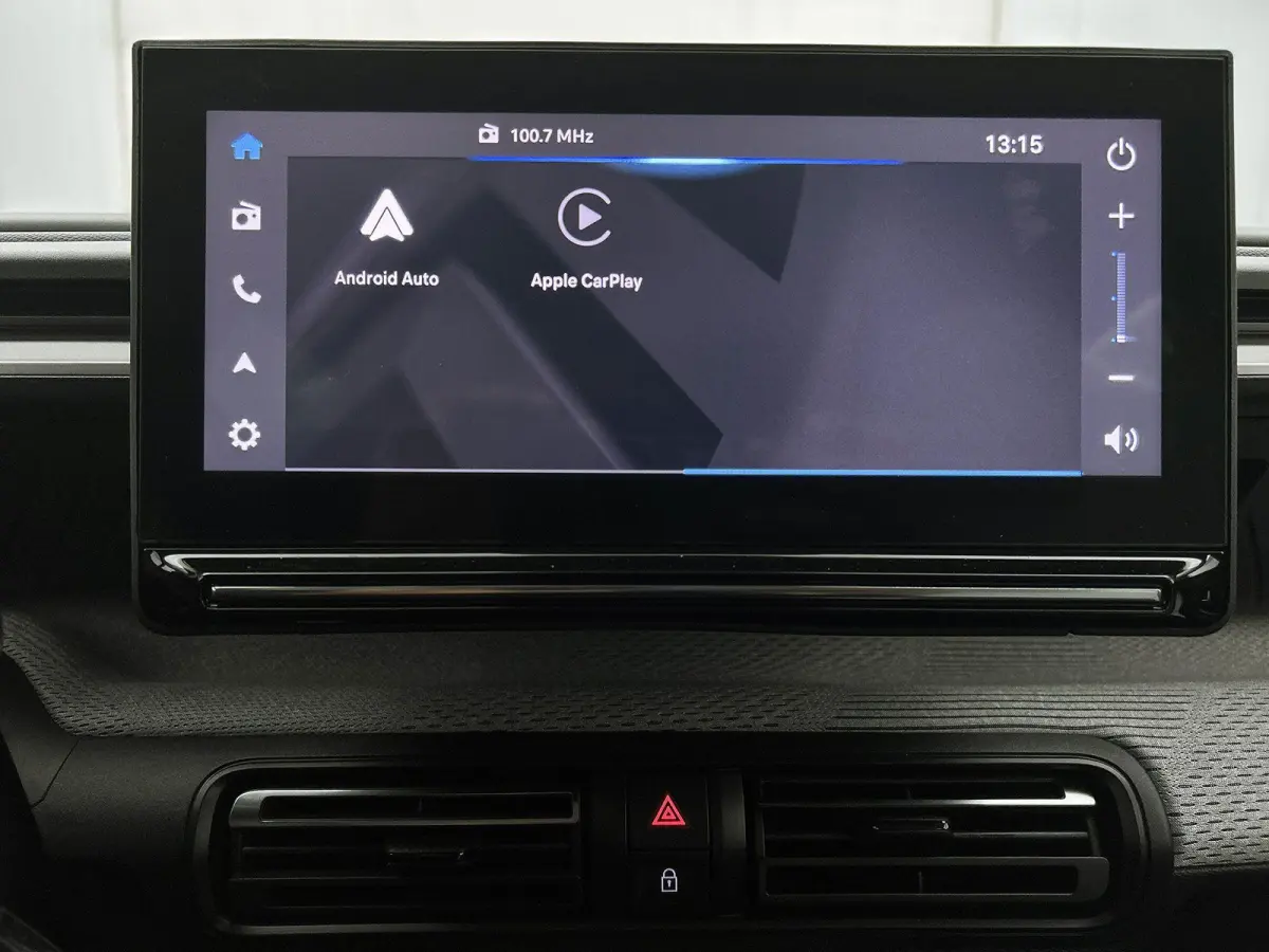 Max Comfort Range 44 kWh 113pk | Accu 96% | 3-fase laden | Lage kilometerstand | Navigatie | Achteruitrijcamera | Climate Control | Cruise Control | Parkeersensoren | Bluetooth | Draadloze A