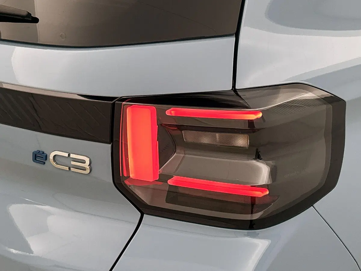 Max Comfort Range 44 kWh 113pk | Accu 96% | 3-fase laden | Lage kilometerstand | Navigatie | Achteruitrijcamera | Climate Control | Cruise Control | Parkeersensoren | Bluetooth | Draadloze A