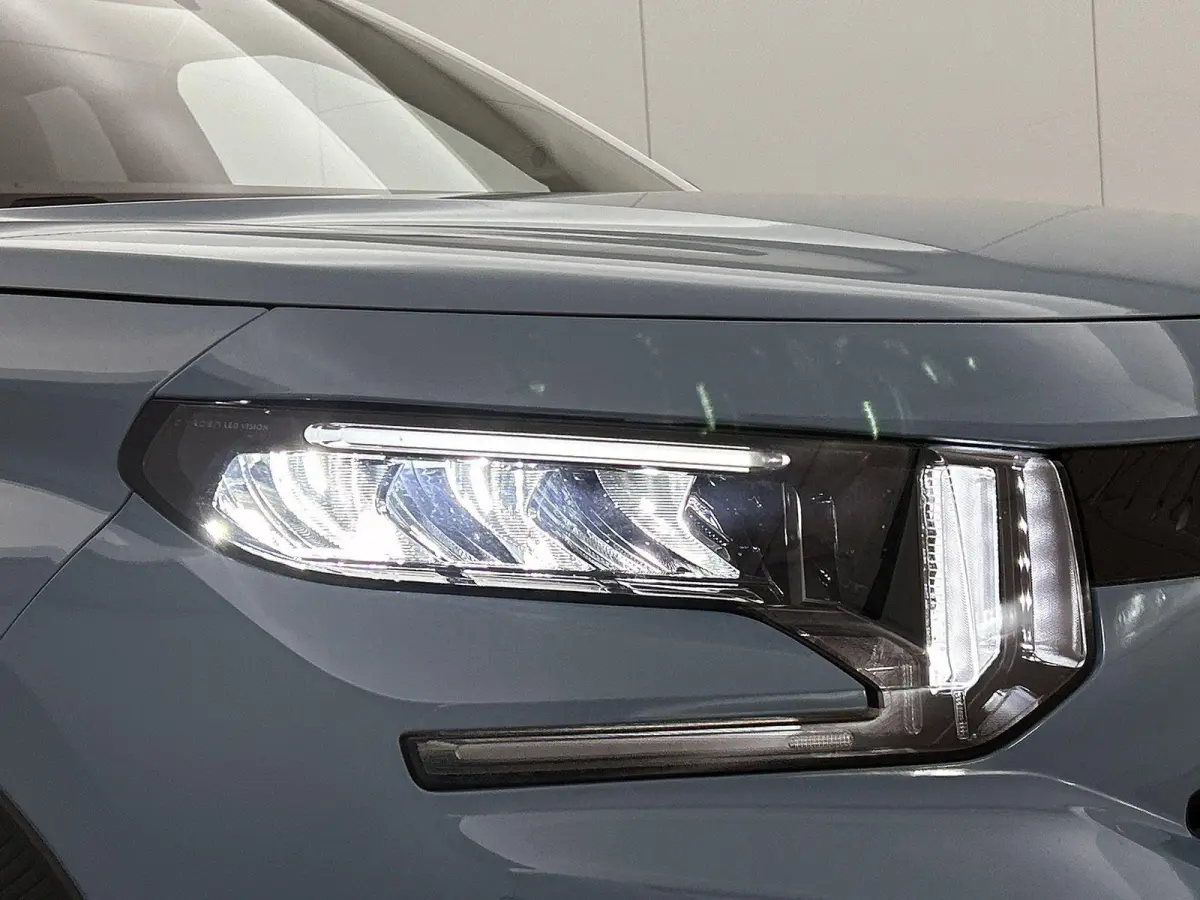 Max Comfort Range 44 kWh 113pk | Accu 96% | 3-fase laden | Lage kilometerstand | Navigatie | Achteruitrijcamera | Climate Control | Cruise Control | Parkeersensoren | Bluetooth | Draadloze A
