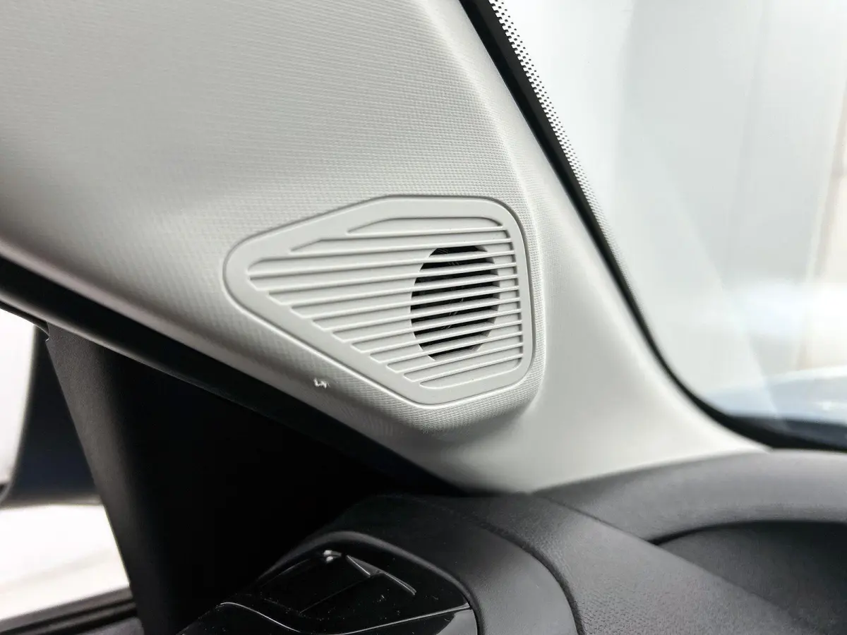 Max Comfort Range 44 kWh 113pk | Accu 96% | 3-fase laden | Lage kilometerstand | Navigatie | Achteruitrijcamera | Climate Control | Cruise Control | Parkeersensoren | Bluetooth | Draadloze A