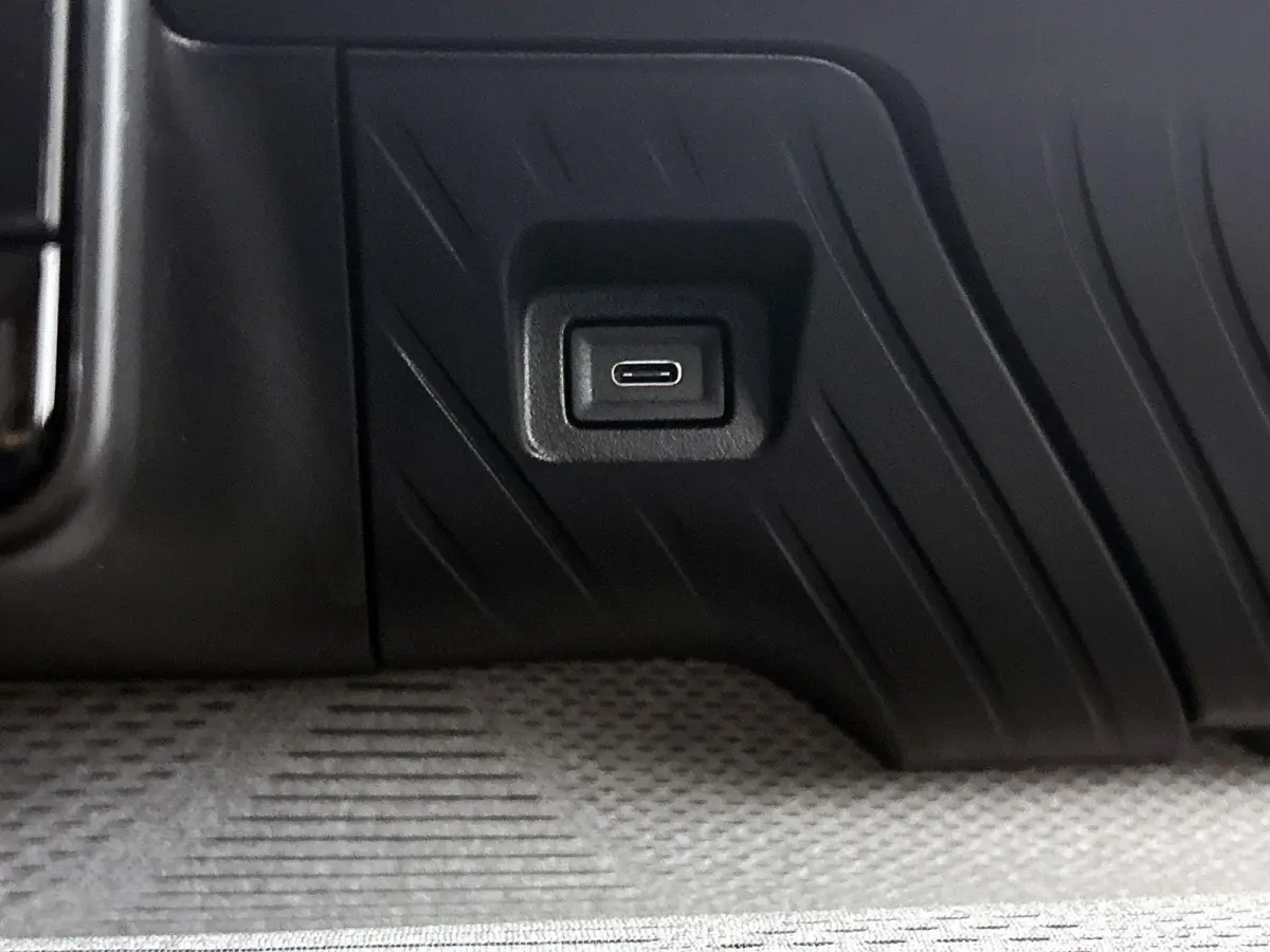 Max Comfort Range 44 kWh 113pk | Accu 96% | 3-fase laden | Lage kilometerstand | Navigatie | Achteruitrijcamera | Climate Control | Cruise Control | Parkeersensoren | Bluetooth | Draadloze A