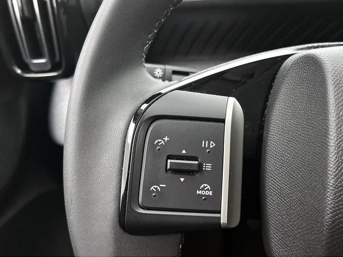 Max Comfort Range 44 kWh 113pk | Accu 96% | 3-fase laden | Lage kilometerstand | Navigatie | Achteruitrijcamera | Climate Control | Cruise Control | Parkeersensoren | Bluetooth | Draadloze A