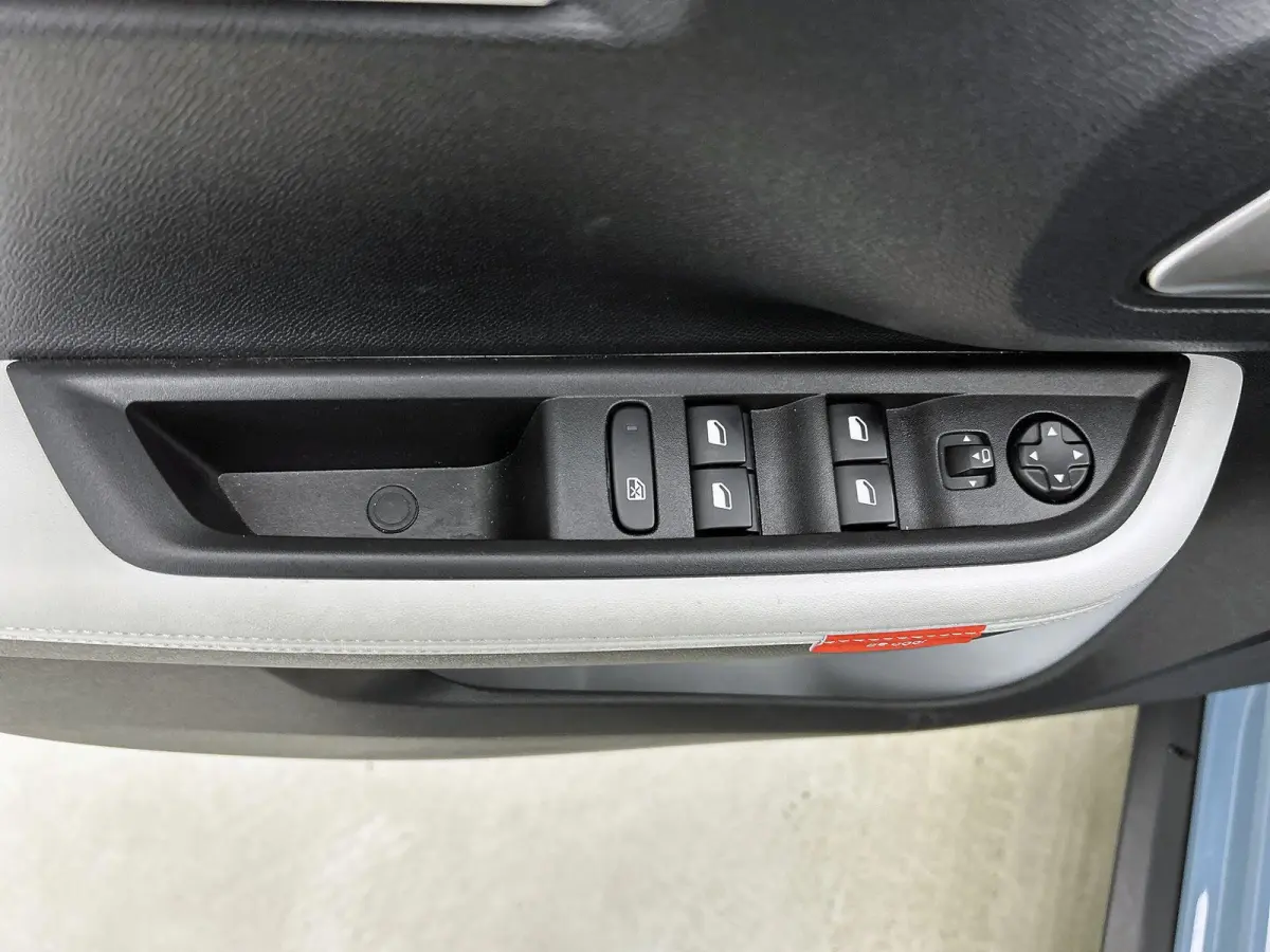 Max Comfort Range 44 kWh 113pk | Accu 96% | 3-fase laden | Lage kilometerstand | Navigatie | Achteruitrijcamera | Climate Control | Cruise Control | Parkeersensoren | Bluetooth | Draadloze A