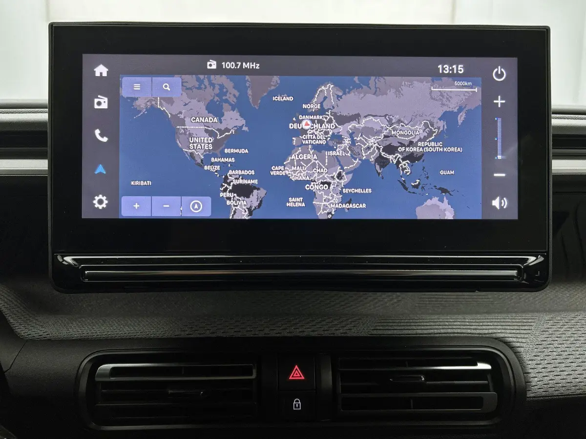 Max Comfort Range 44 kWh 113pk | Accu 96% | 3-fase laden | Lage kilometerstand | Navigatie | Achteruitrijcamera | Climate Control | Cruise Control | Parkeersensoren | Bluetooth | Draadloze A