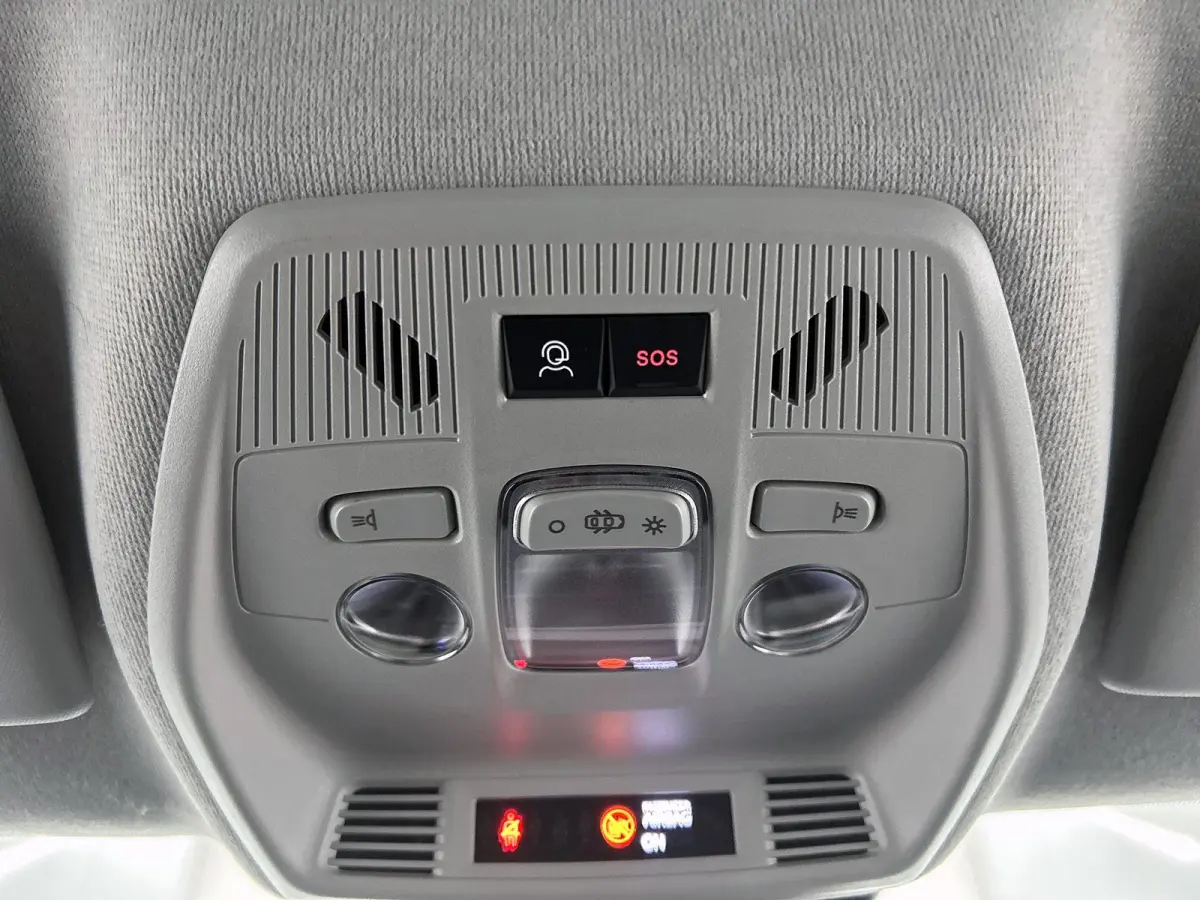 Max Comfort Range 44 kWh 113pk | Accu 96% | 3-fase laden | Lage kilometerstand | Navigatie | Achteruitrijcamera | Climate Control | Cruise Control | Parkeersensoren | Bluetooth | Draadloze A