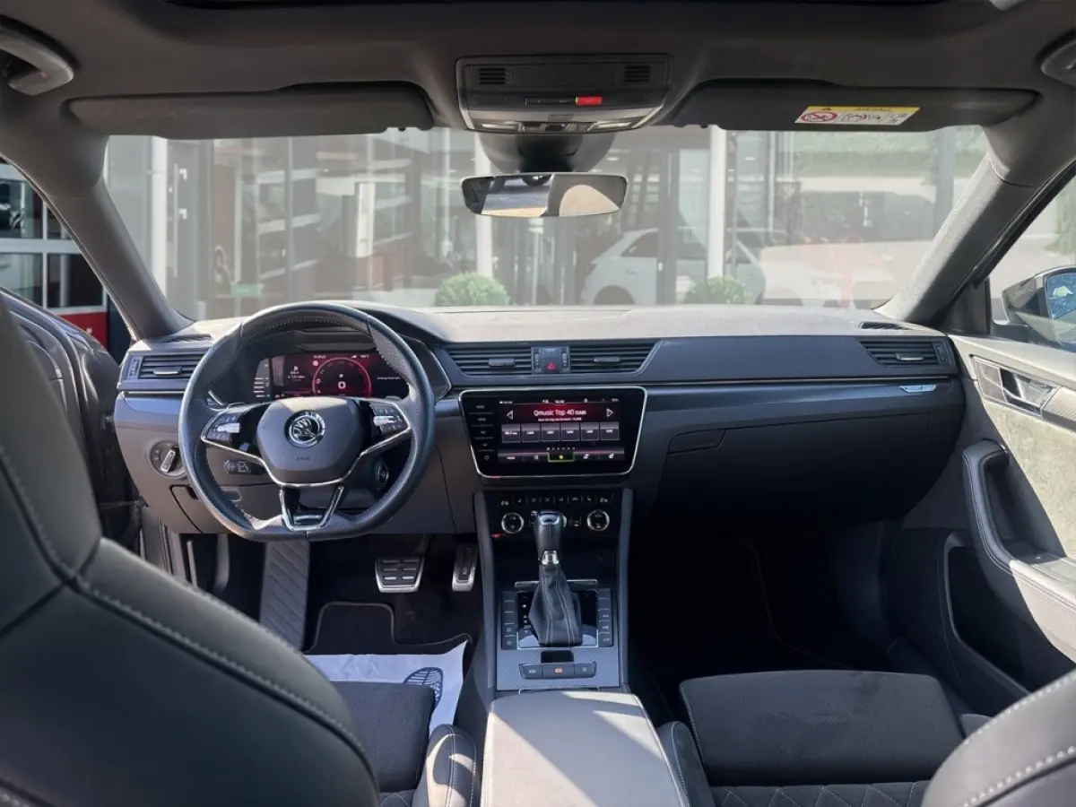 2.0 TDI DSG SPORTLINE PANO-DAK/TREKHAAK/360CAM/ELEK-KLEP/ACC/STOELVERW
